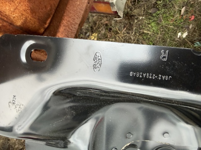 Крило заднє праве LR091293 Land Rover