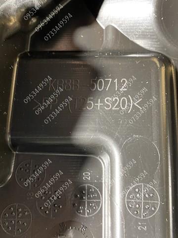 KB8A50710K Mazda Решітка радіатора