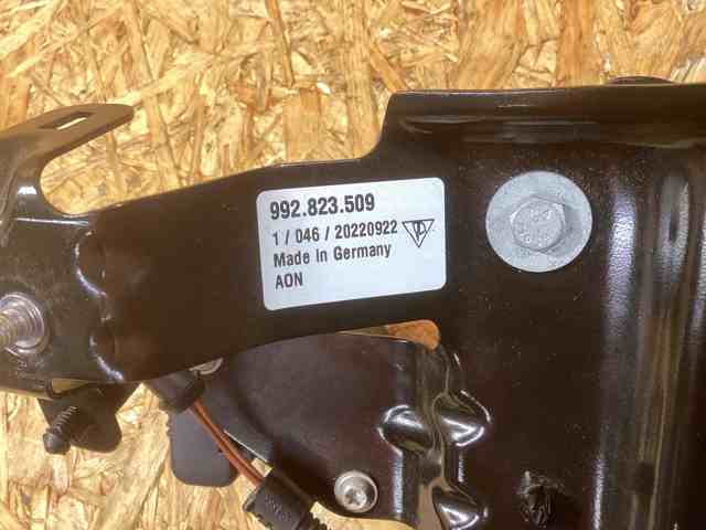Замок капота Porsche 992823509N ціна, від 469.39 USD