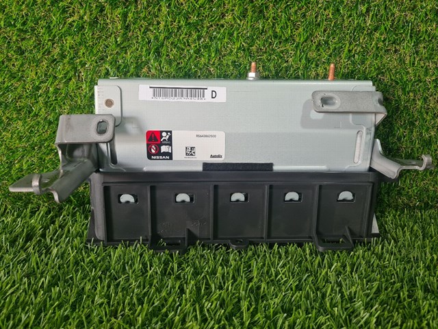 Купити 985R06RR8A Nissan/Infiniti Подушка безпеки, водійська, AIRBAG, захисту колін
