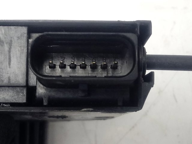 Купити 9805635580 Peugeot/Citroen Замок передньої лівої двері