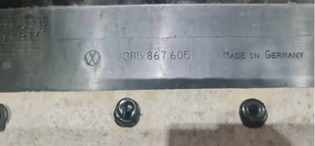Купити 3B5867605 VAG Облицювання багажника п'ятих дверей
