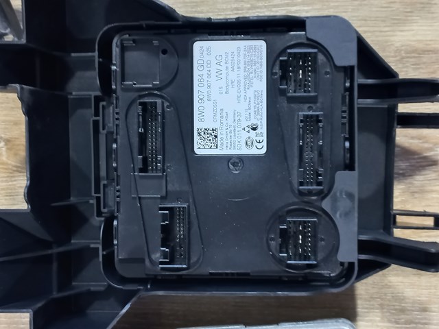  VAG 8W0907064GD ціна, від 177.33 USD
