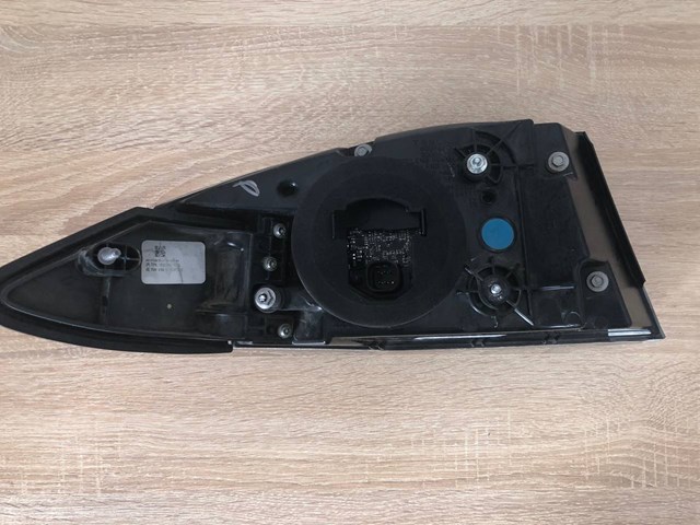 600591900G Tesla Задній правий зовнішній ліхтар
