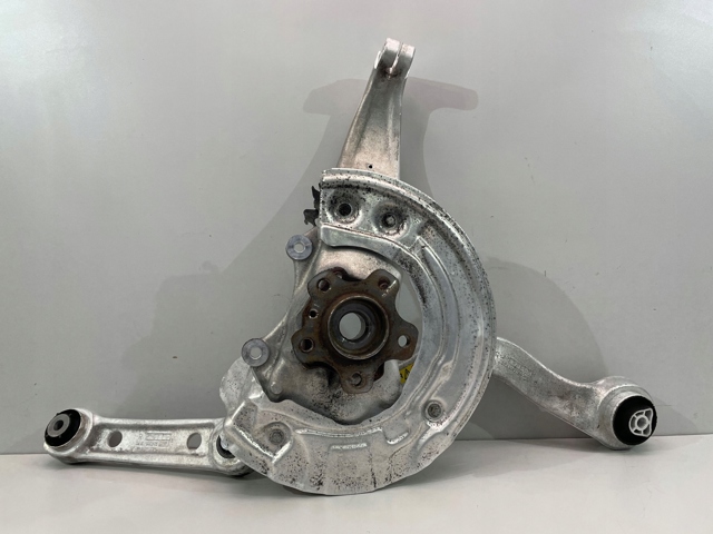 Цапфа поворотного кулака BMW 6884386