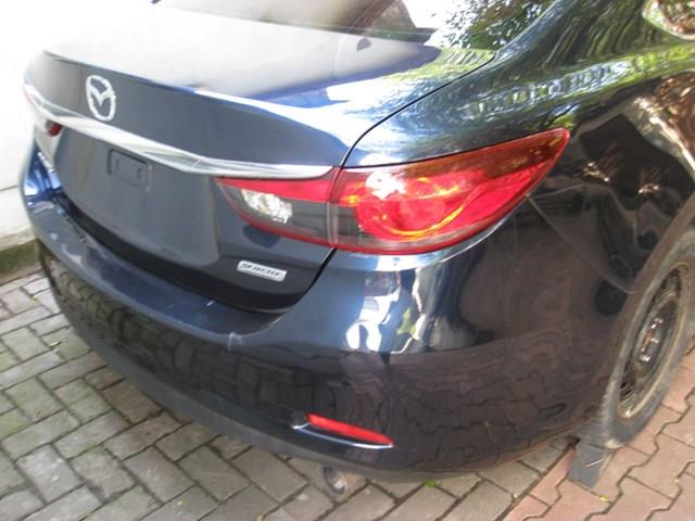 Кришка багажника GJY15261X Mazda