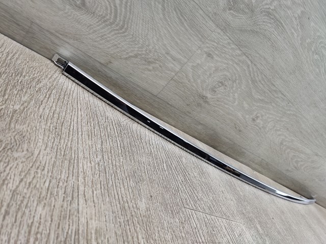 Молдинг переднього бампера, центральний Mazda TK5150120B ціна, від 90.03 USD