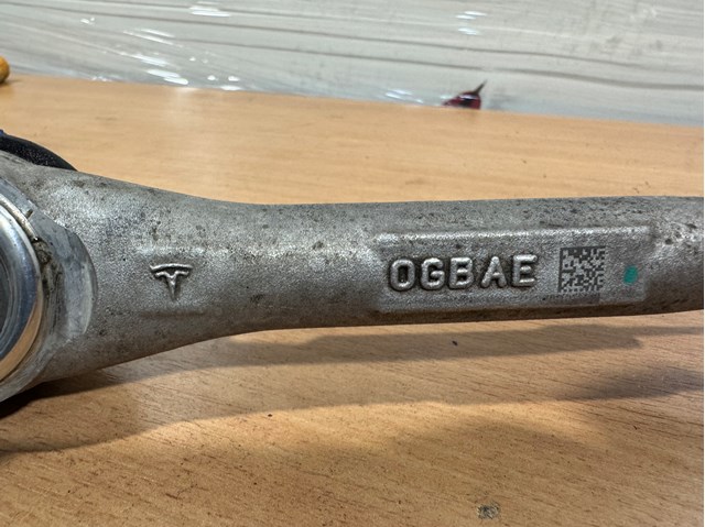 Накінечник рульової тяги, зовнішній Tesla Motors 104484100E