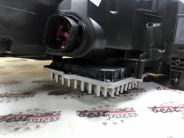 Фара Land Rover LR116097