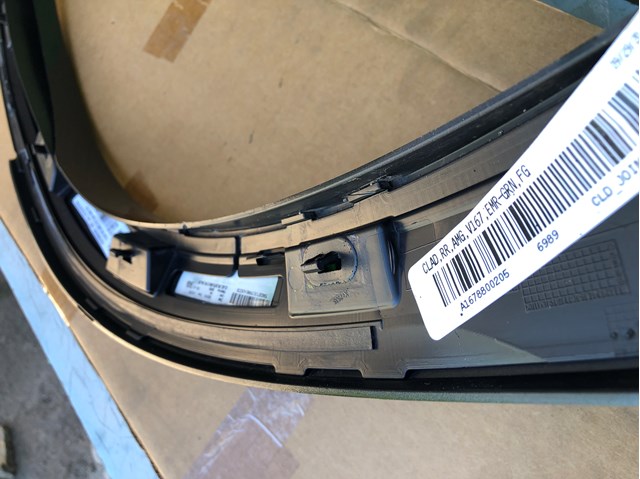 A1678800205 Mercedes Молдинг арки колеса заднього, правий