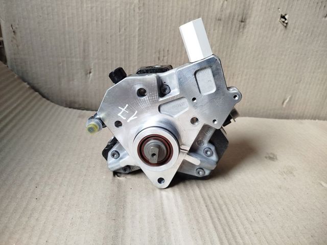 Насос паливний високого тиску Bosch 0986437325 ціна, від 79.50 USD