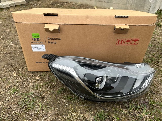 Фара комбінована, передня Hyundai/Kia 92102K7100