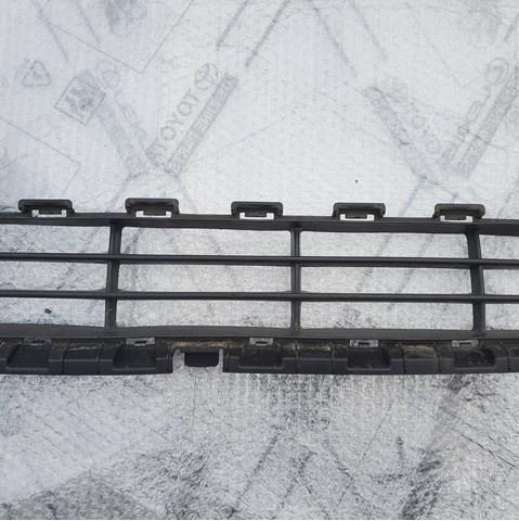 Решітка переднього бампера, центральна Signeda PKA99115CA ціна, від 56.61 USD