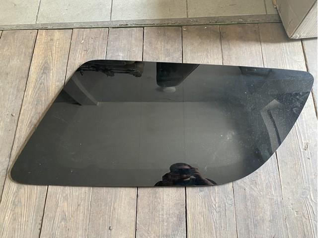 Скло багажного відсіку, ліве 627200C060 Toyota