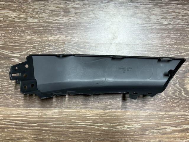 Накладка бампера переднього, права Mazda KMV850121 ціна, від 11.21 USD
