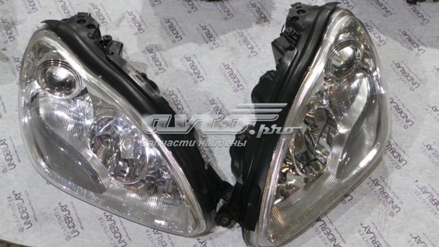 Фара права A2208204061 Mercedes