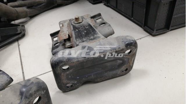 Кронштейн подушки (опори) двигуна, правої Nissan/Infiniti 112321LA0A ціна, від 56.44 USD