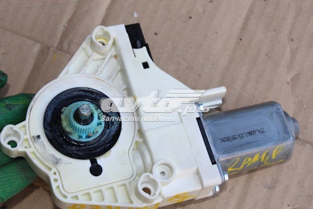 Двигун склопідіймача двері передньої, правої AH2214B552AA Land Rover