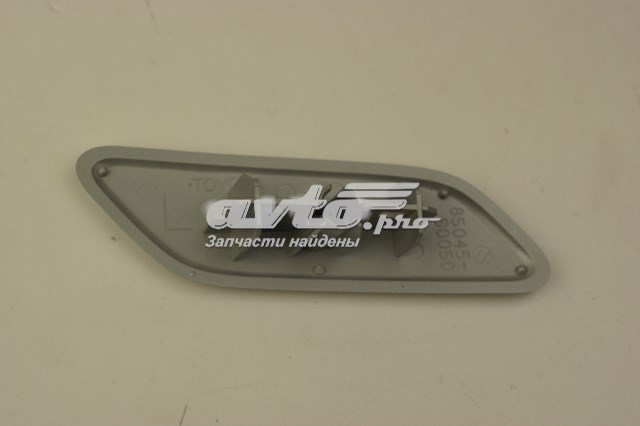 8504560050B0 Toyota Накладка форсунки омивача фари передньої