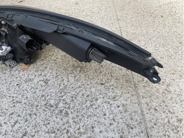 Купити 81130F4281 Toyota Права блок фара
