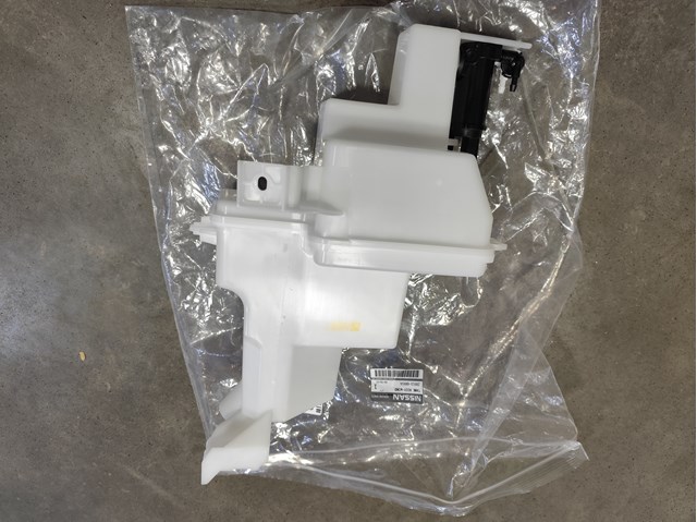 Купити 289106RR0A Nissan/Infiniti Бачок омивайки