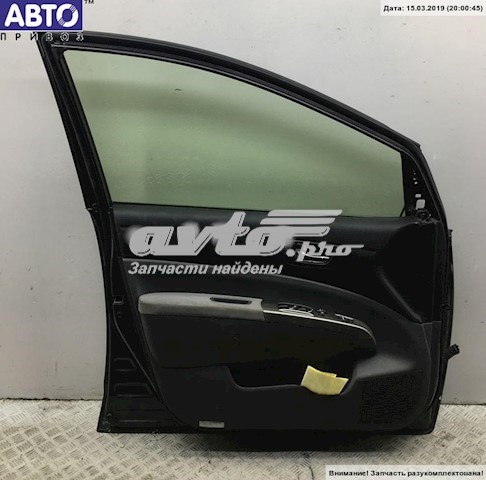  Двері передні ліві Toyota Prius 