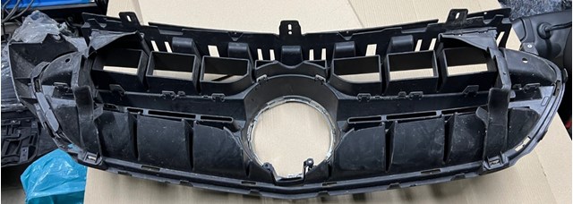 Облицювання радіатора Mercedes A2138880900 ціна, від 123.43 USD