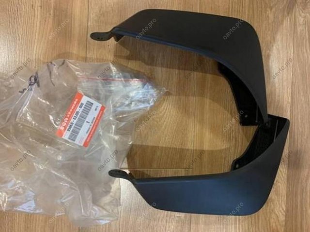 Комплект задніх бризковиків Suzuki 990E062J05000