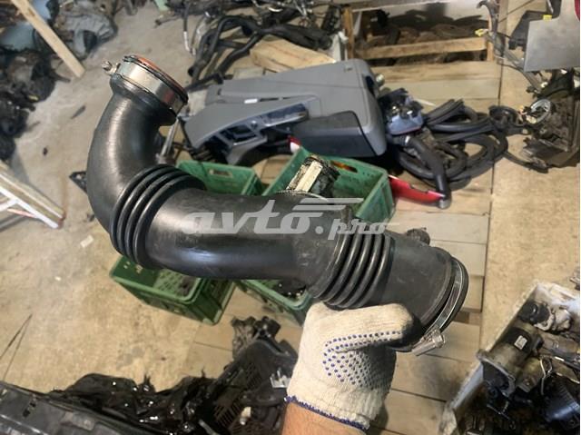 9656953680 Fiat/Alfa/Lancia Патрубок повітряний, вихід повітряного фільтра