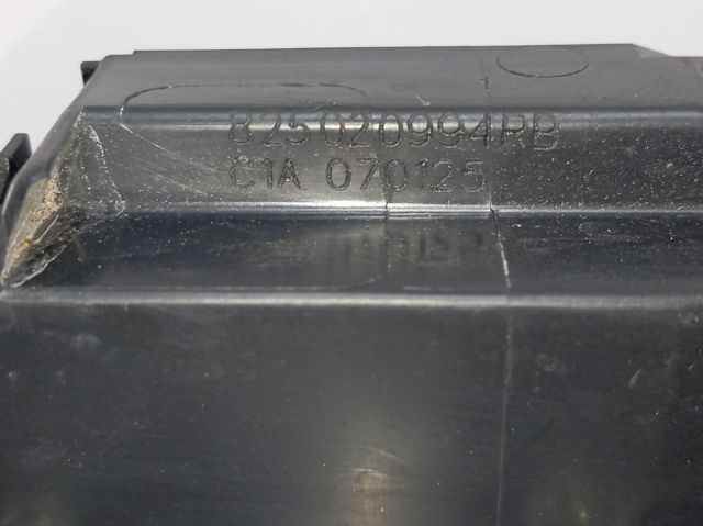 Замок задньої дверї, правої 825020994R Renault (RVI)