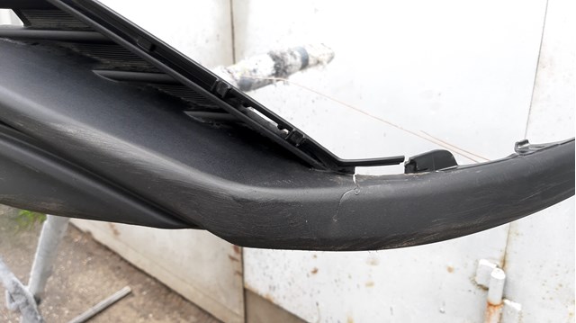 521290E070 Toyota Переднє ікло бампера