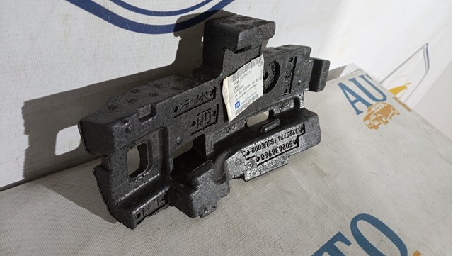 Кріплення бампера General Motors 13225774 ціна, від 30.57 USD
