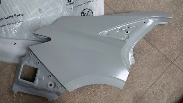 Крило заднє праве 715040AC00 Hyundai/Kia