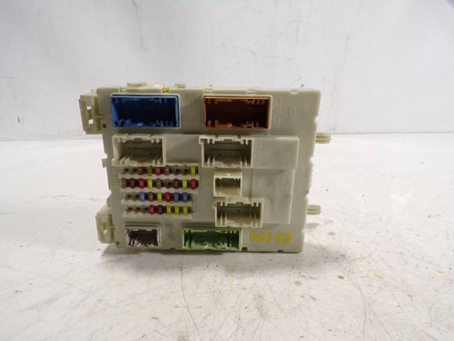 Купити 2443670 Ford Корпус запобіжників