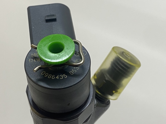 Купити 0445110182 Bosch Форсунка дизельна в зборі, розпилювач + тримач