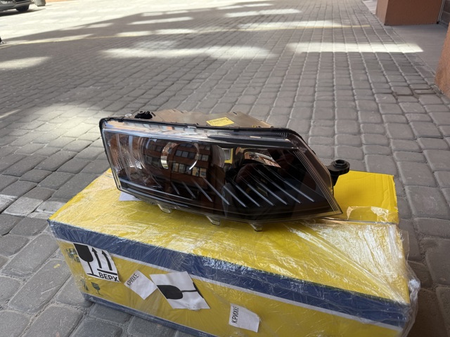 Купити LPO461 Magneti Marelli Права блок фара