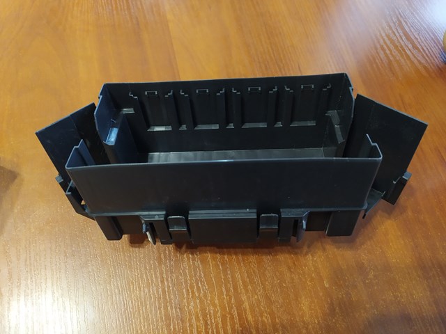 Кришка блока запобіжників 243826RA1A Nissan/Infiniti