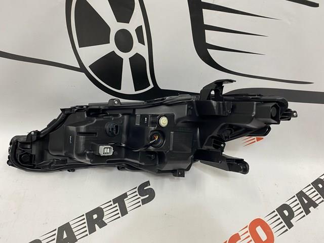 Купити 8111006G10 Toyota Права блок фара