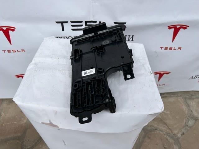 149784800E Tesla 