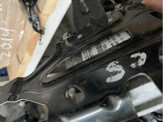 Купити KD4967Y90B Mazda 