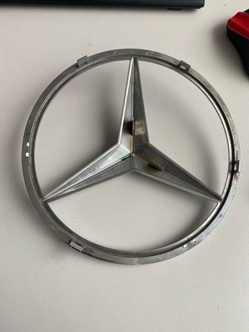 Купити A0008179500 Mercedes Емблема решітки радіатора