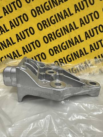 Кронштейн подушки (опори) двигуна, лівої Nissan/Infiniti 112534BB0A ціна, від 144.18 USD
