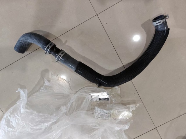 215016RF0B Nissan/Infiniti Патрубок системи охолодження