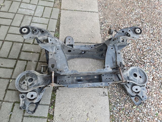Балка задньої підвіски поперечна Volvo 32221612 ціна, від 627.11 USD