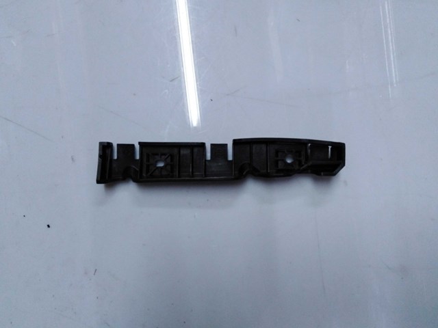 Праве кріплення переднього бампера Fiat/Alfa/Lancia 52054126 ціна, від 6.50 USD