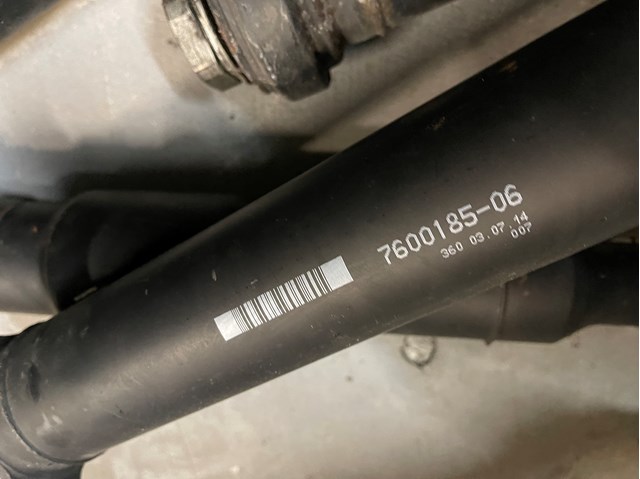 Вал карданний задній, у зборі BMW 26108692247 ціна, від 309.04 USD