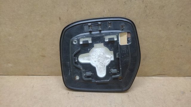 Купити 879316A040 Toyota Скло дзеркала заднього виду, правого
