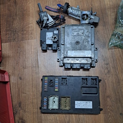 8C1T14A073 Ford 