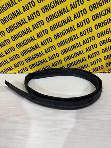 Купити KB7W56770A Mazda Гумка під капот