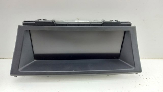  228465601 BMW